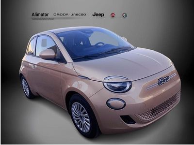 Oro Nuevo 2025 Fiat 500e Berlina | 27.300 € (Un poco caro)
