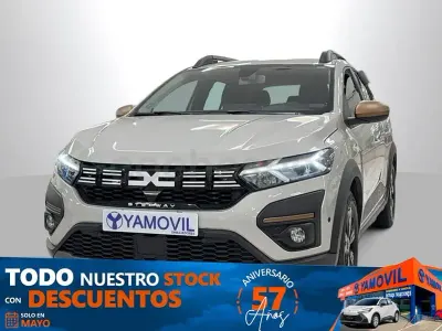 Usado Dacia Sandero Extreme 101 CV (74 kW) 2023 Gris / plata Berlina