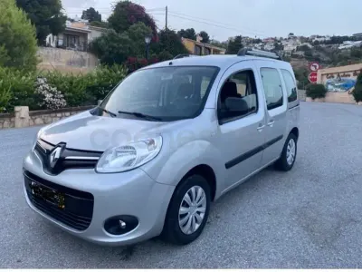 Usado Renault Kangoo 90 CV (66 kW) 2016 Gris / plata Monovolumen