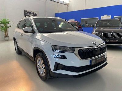 Usado Skoda Karoq Ambition 150 CV (110 kW) 2022 Blanco SUV