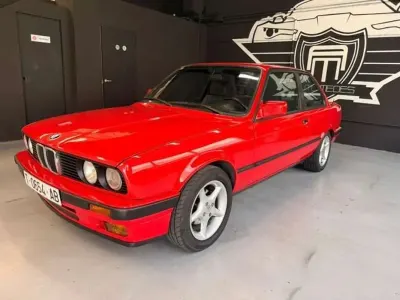 Usado BMW 318 140 CV (102 kW) 1990 Rojo Berlina