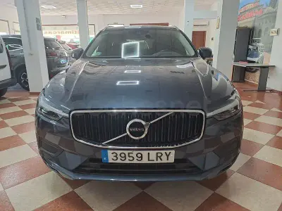 Usado Volvo XC60 Momentum 197 CV (144 kW) 2021 Azul SUV