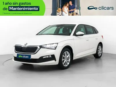 Usado Skoda Scala Ambition 110 CV (80 kW) 2022 Blanco Utilitario
