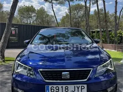 Usado Seat Leon Style 110 CV (80 kW) 2017 Azul Berlina