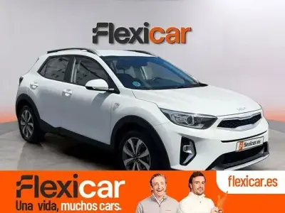 Usado Kia Stonic 84 CV (61 kW) 2023 Blanco SUV