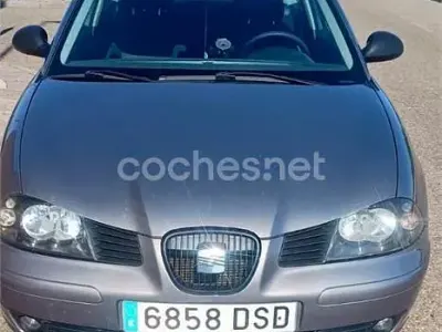 Usado Seat Ibiza 100 CV (73 kW) 2005 Gris / plata Utilitario