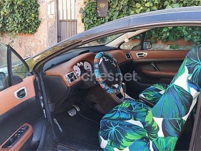 Usado Peugeot 307 CC 138 CV (101 kW) 2005 Negro Descapotable