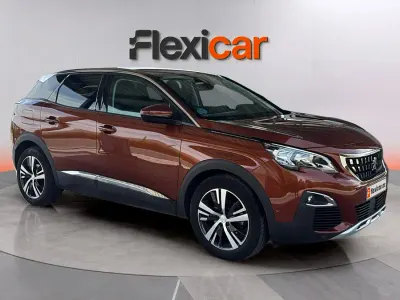 Usado Peugeot 3008 Allure 131 CV (96 kW) 2020 Marrón SUV
