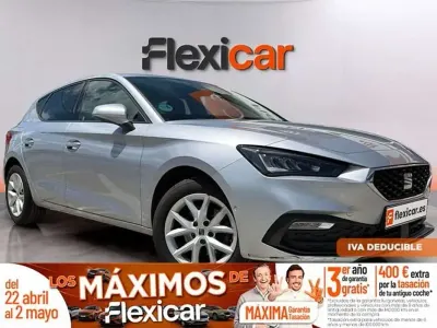 Käytetty Seat Leon Style 131 HP (96 kW) 2023 Harmaa Viistoperä
