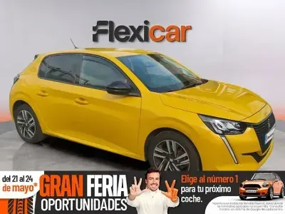 Begagnad Peugeot 208 Allure 100 HK (73 kW) 2023 Gul Halvkombi