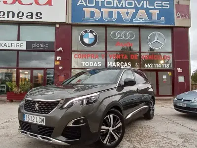Usado Peugeot 5008 GT-line 130 CV (95 kW) 2020 Verde SUV