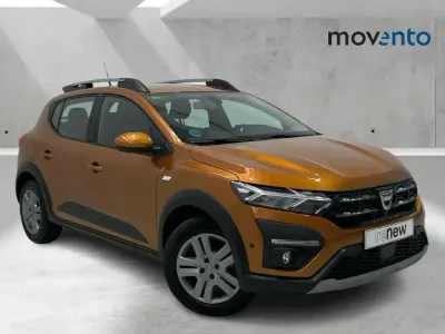 Usado Dacia Sandero Comfort 101 CV (74 kW) 2022 Naranja Berlina