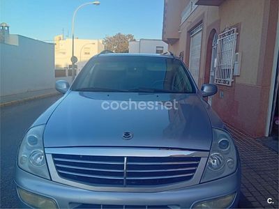 Usado Ssangyong (KGM) Rexton 165 CV (121 kW) 2005 Gris / plata SUV