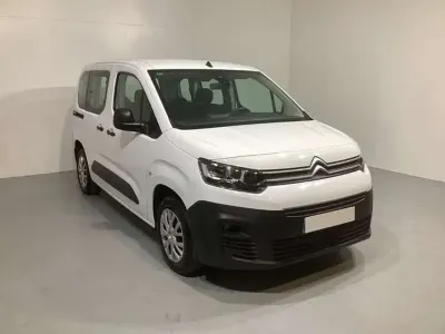 Usado Citroën Berlingo Live 102 CV (75 kW) 2022 Blanco Monovolumen