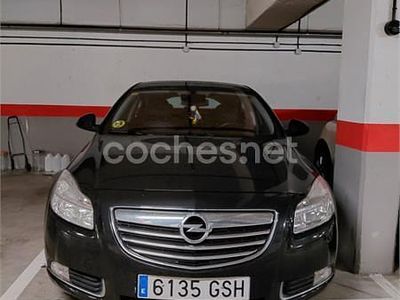 Usado Opel Insignia Cosmo 160 CV (117 kW) 2009 Negro Berlina