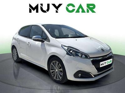 Usado Peugeot 208 Style 82 CV (60 kW) 2018 Blanco Utilitario