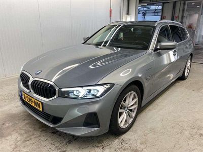 Gris Usado 2023 BMW 320e Comfort Edition Familiar | 25.990 € (Buen precio)
