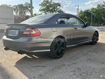 Usado Mercedes CLK270 Avantgarde 170 CV (125 kW) 2004 Gris / plata Coupe