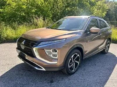 Usado Mitsubishi Eclipse Cross 188 CV (138 kW) 2022 Marrón SUV