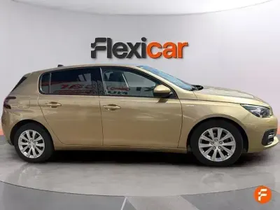Usado Peugeot 308 Style 110 CV (80 kW) 2018 Beige Berlina