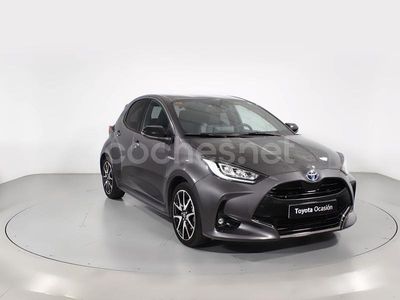 Gris Usado 2021 Toyota Yaris Hybrid Style Berlina | 19.900 € (Un poco caro)