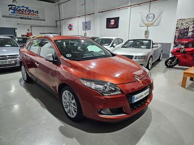 Usado Renault Mégane GrandTour GT 110 CV (80 kW) 2011 Marrón Familiar