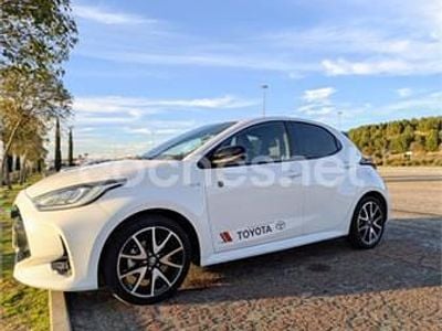 Usado Toyota Yaris Hybrid Plus 116 CV (85 kW) 2021 Blanco Berlina
