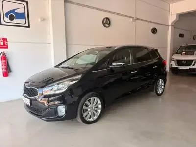 Usado Kia Carens 115 CV (84 kW) 2015 Negro Monovolumen