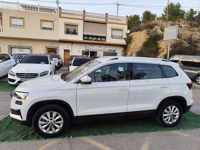 Begagnad Skoda Karoq SportLine 115 HK (84 kW) 2023 Vit SUV