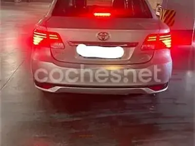 Usado Toyota Avensis Advance 124 CV (91 kW) 2012 Gris / plata Berlina