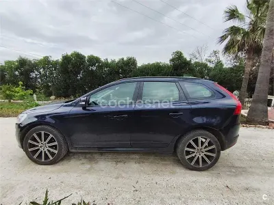 Usado Volvo XC60 Summum 136 CV (100 kW) 2015 Azul SUV