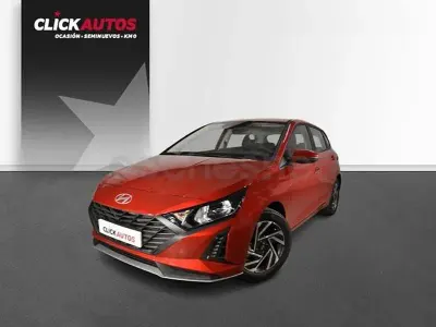Usado Hyundai i20 79 CV (58 kW) 2024 Rojo Utilitario