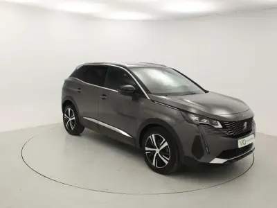 Usado Peugeot 3008 GT 131 CV (96 kW) 2021 Gris SUV