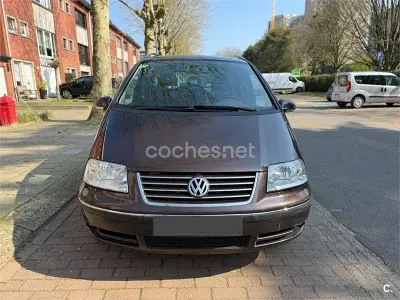 Usado VW Sharan Advance 140 CV (102 kW) 2007 Granate Monovolumen
