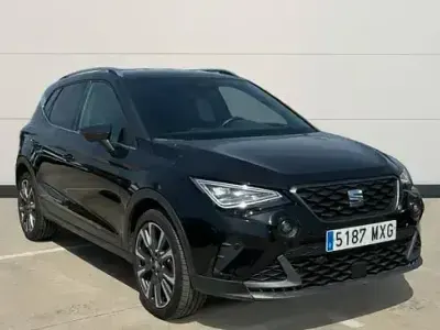 Usado Seat Arona FR 150 CV (110 kW) 2024 Negro SUV