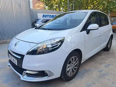 Usado Renault Scénic III Dynamique 130 CV (95 kW) 2012 Blanco Monovolumen
