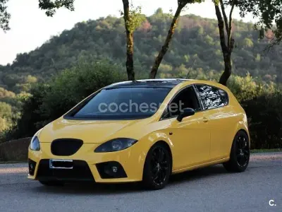 Usado Seat Leon CUPRA 240 CV (176 kW) 2007 Amarillo Utilitario