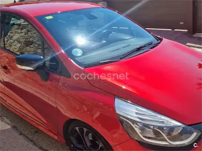 Usado Renault Clio IV 200 CV (147 kW) 2015 Rojo Berlina
