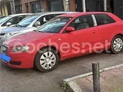 Usado Audi A3 Ambiente 102 CV (75 kW) 2005 Rojo Utilitario