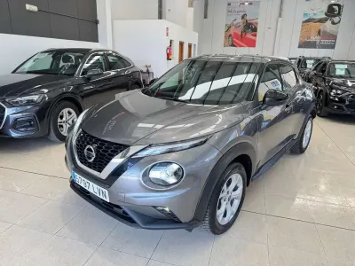 Usado Nissan Juke N-Connecta 114 CV (83 kW) 2022 Gris SUV