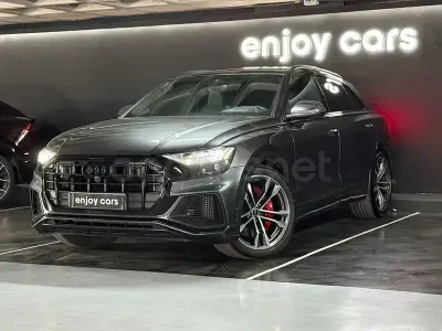 Usado Audi SQ8 Ambiente 507 CV (372 kW) 2023 Gris / plata SUV