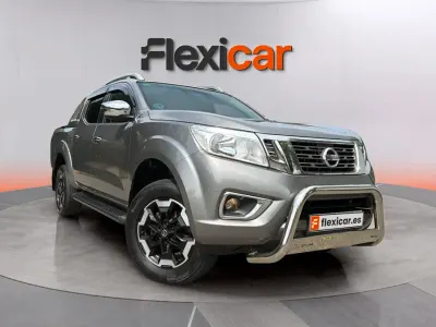Usado Nissan Navara N-Guard 190 CV (139 kW) 2021 Gris Pickup/Camioneta