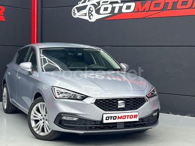 Usado Seat Leon Style 130 CV (95 kW) 2020 Gris / plata Berlina