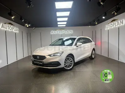 Usado Seat Leon XCELLENCE 150 CV (110 kW) 2020 Blanco Familiar