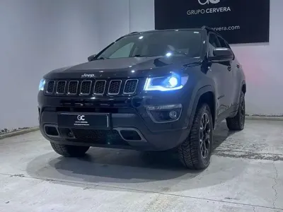 Usado Jeep Compass Trailhawk 241 CV (177 kW) 2020 Negro SUV
