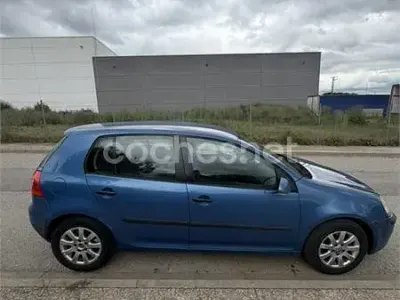 Usado VW Golf IV Highline 140 CV (102 kW) 2004 Azul Berlina