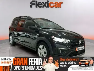Usado Dacia Jogger Comfort 100 CV (73 kW) 2022 Negro Monovolumen