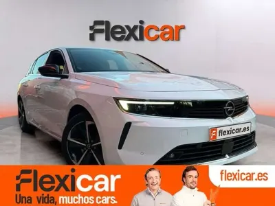 Usado Opel Astra Elegance 131 HP (96 kW) 2023 Branco Citadino