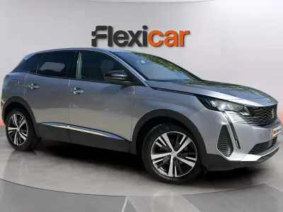 Usado Peugeot 3008 Allure 131 CV (96 kW) 2023 Gris SUV
