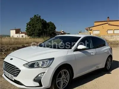 Usado Ford Focus Titanium 120 CV (88 kW) 2019 Blanco Berlina